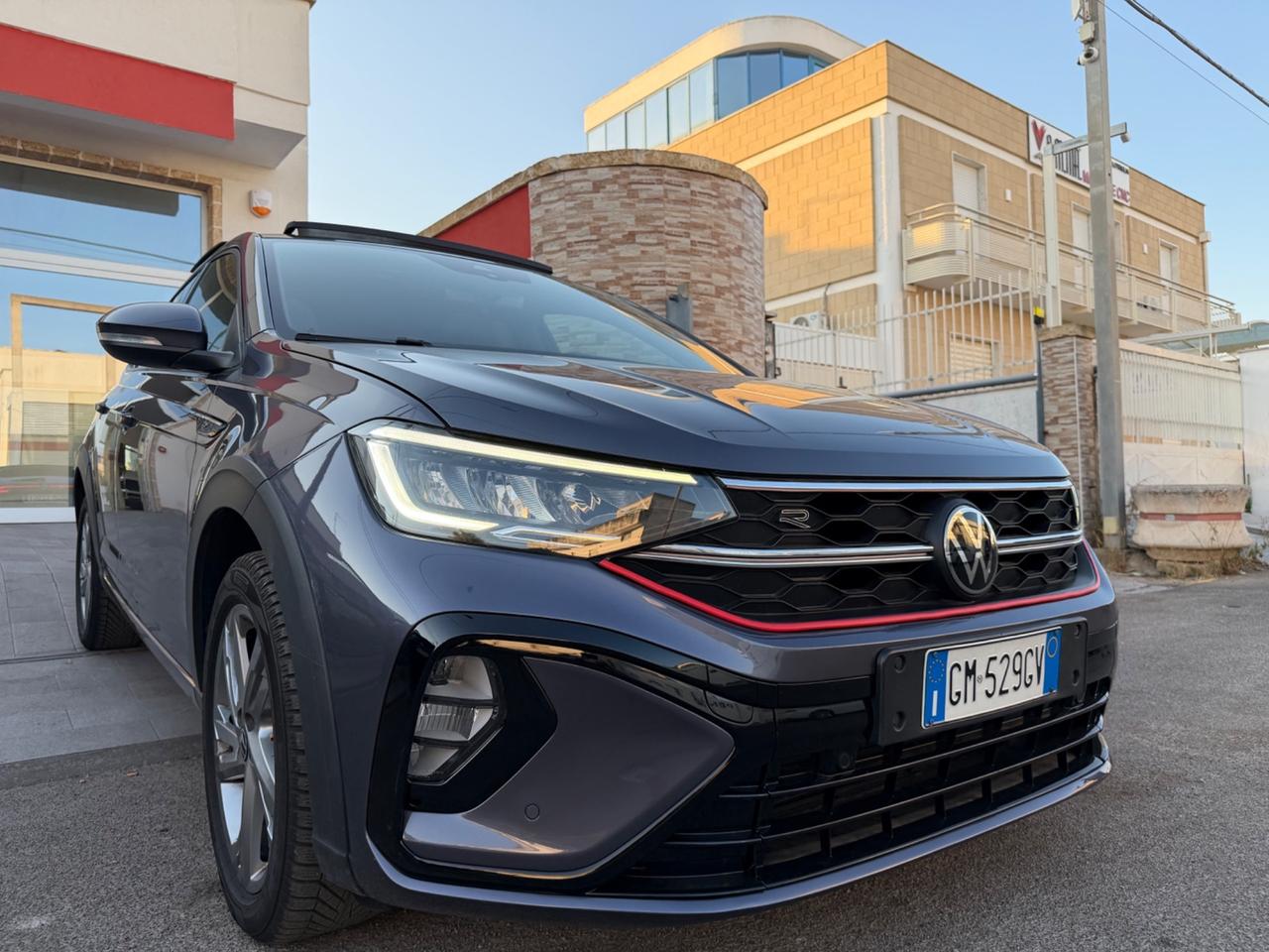 Volkswagen Taigo 1.0 110 CV R-Line-2023/TETTO/LED/VIRTUAL