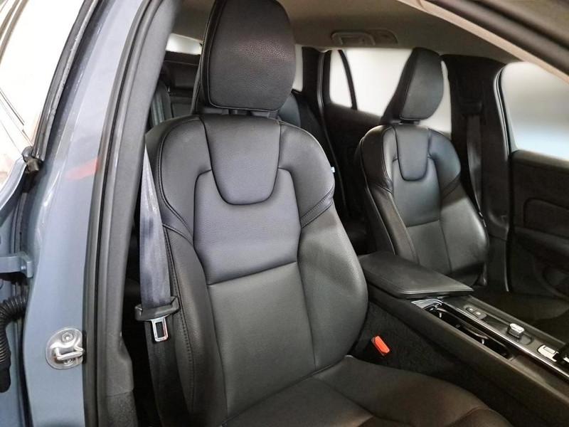 VOLVO V60 B4 D AUTOM. ESSENTIAL 5 PORTE STATION WAGON