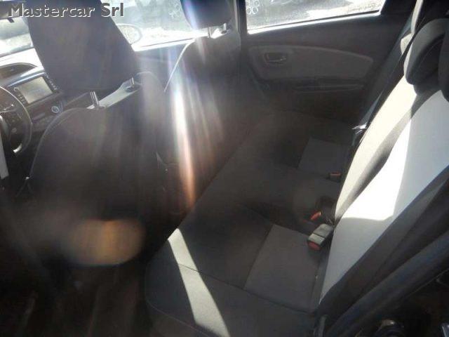 TOYOTA Yaris Yaris III 2017 5p 1.5h Business - FW366AT