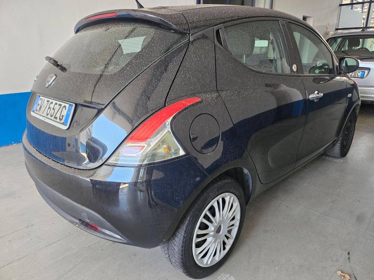 Lancia Ypsilon 1.2 69 CV 5 porte GPL Ecochic Silver