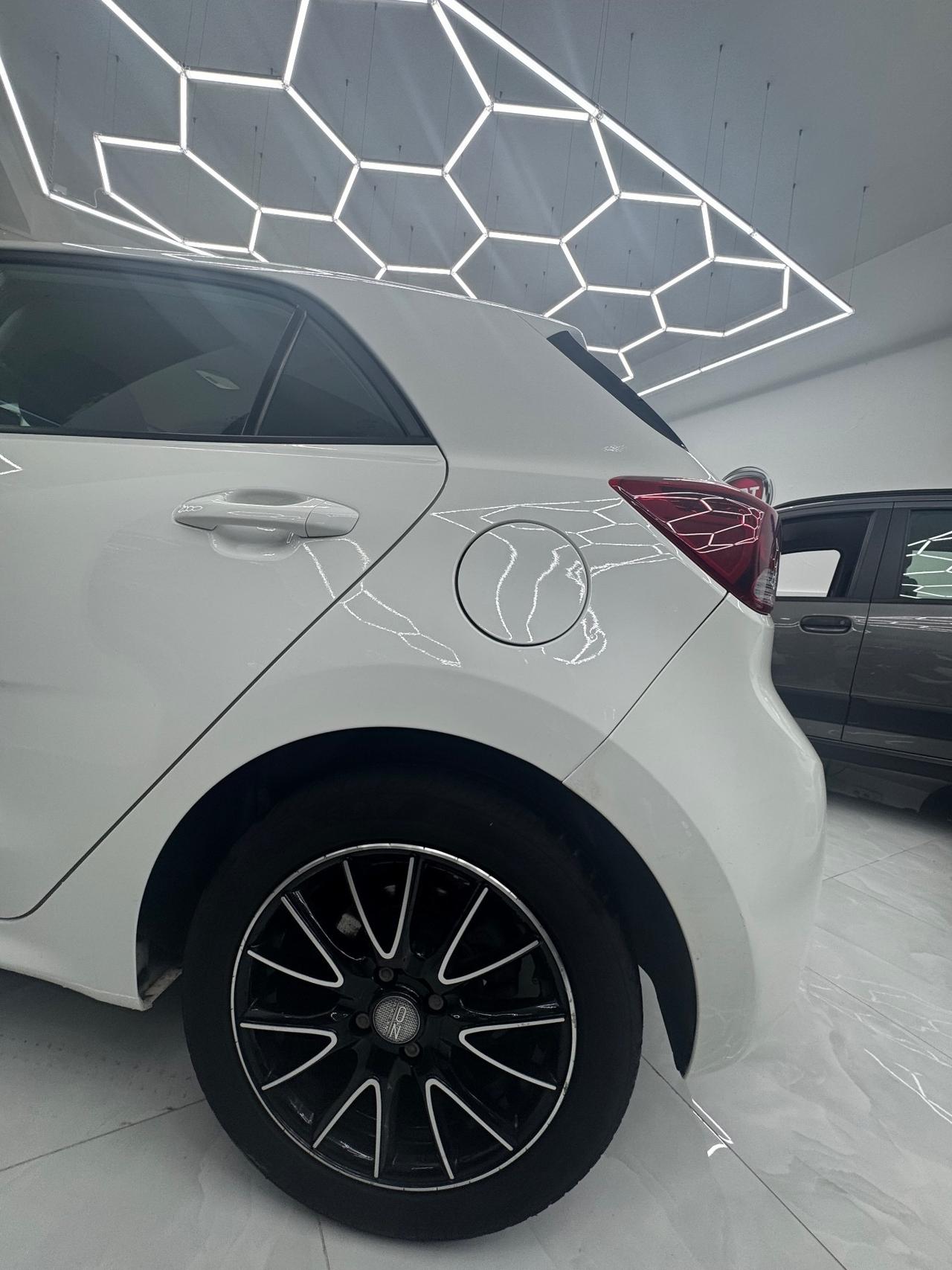 Kia Rio 1.4 CRDi 5 porte Active