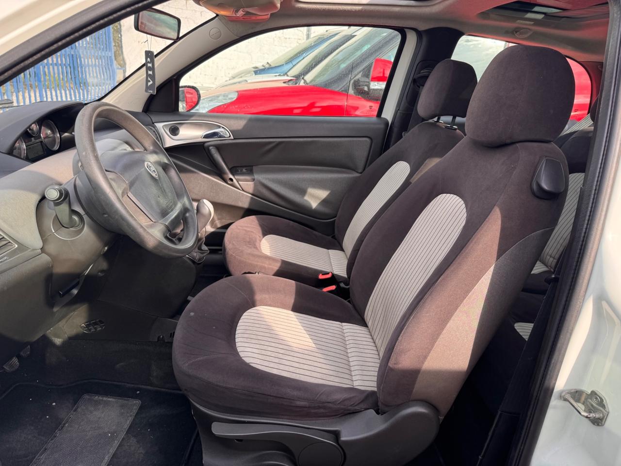 Lancia Ypsilon 1.3 MJT “TETTO APRIBILE”