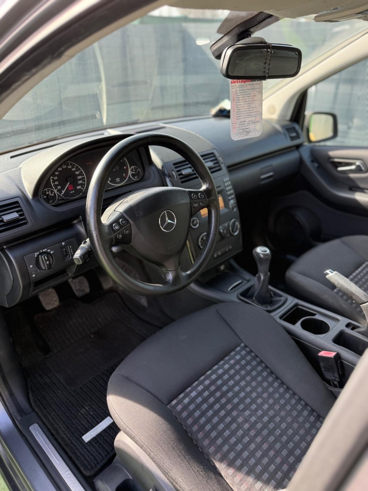 Mercedes CLASSE A 160 BENZINA 2011 BLUEFFICENCY NEOPATENTATI