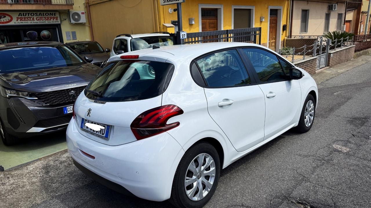 Peugeot 208 1.4 HDI 5P Active - 2015