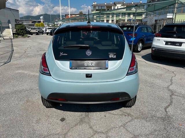 Lancia Ypsilon 1.0 FireFly 5 porte S&S Hybrid Gold