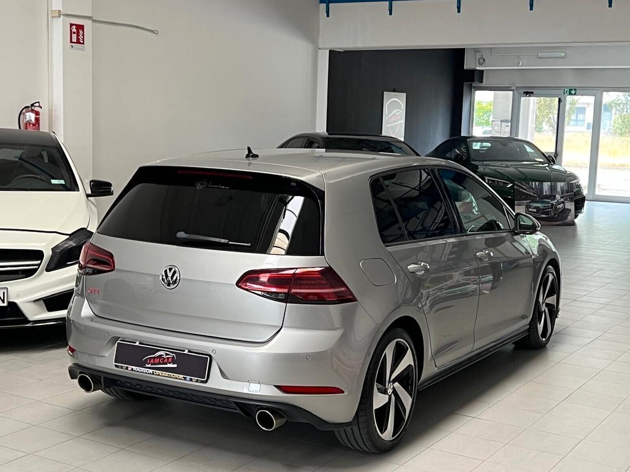 Volkswagen Golf GTI Performance 2.0 TSI 230CV