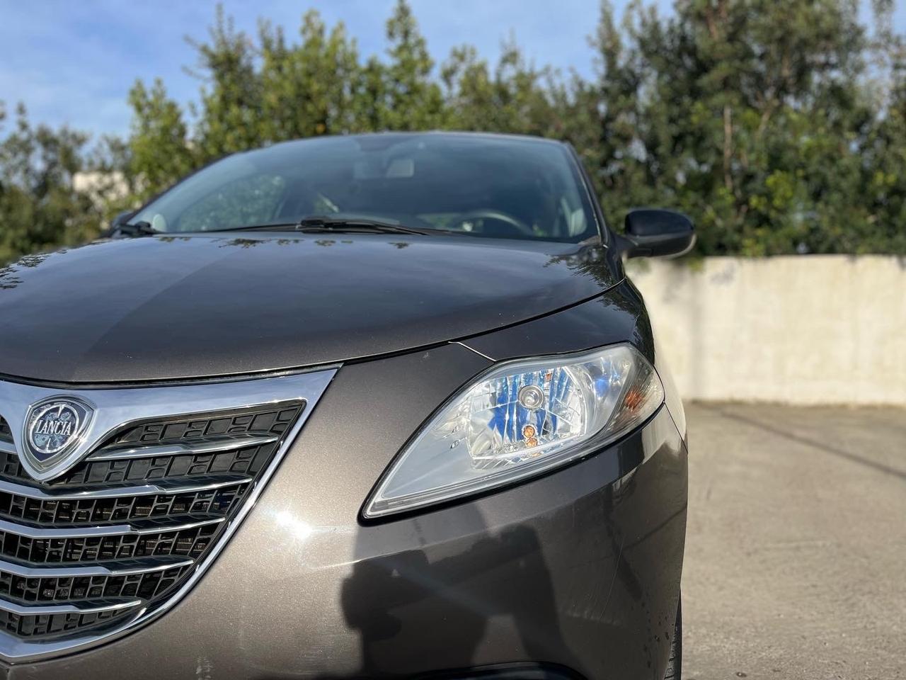 Lancia Ypsilon 1.3 MJT 16V 95 CV 5 porte S&S Silver