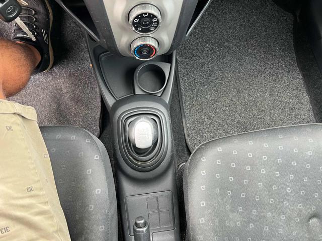 TOYOTA Yaris 1.0 5 porte Now