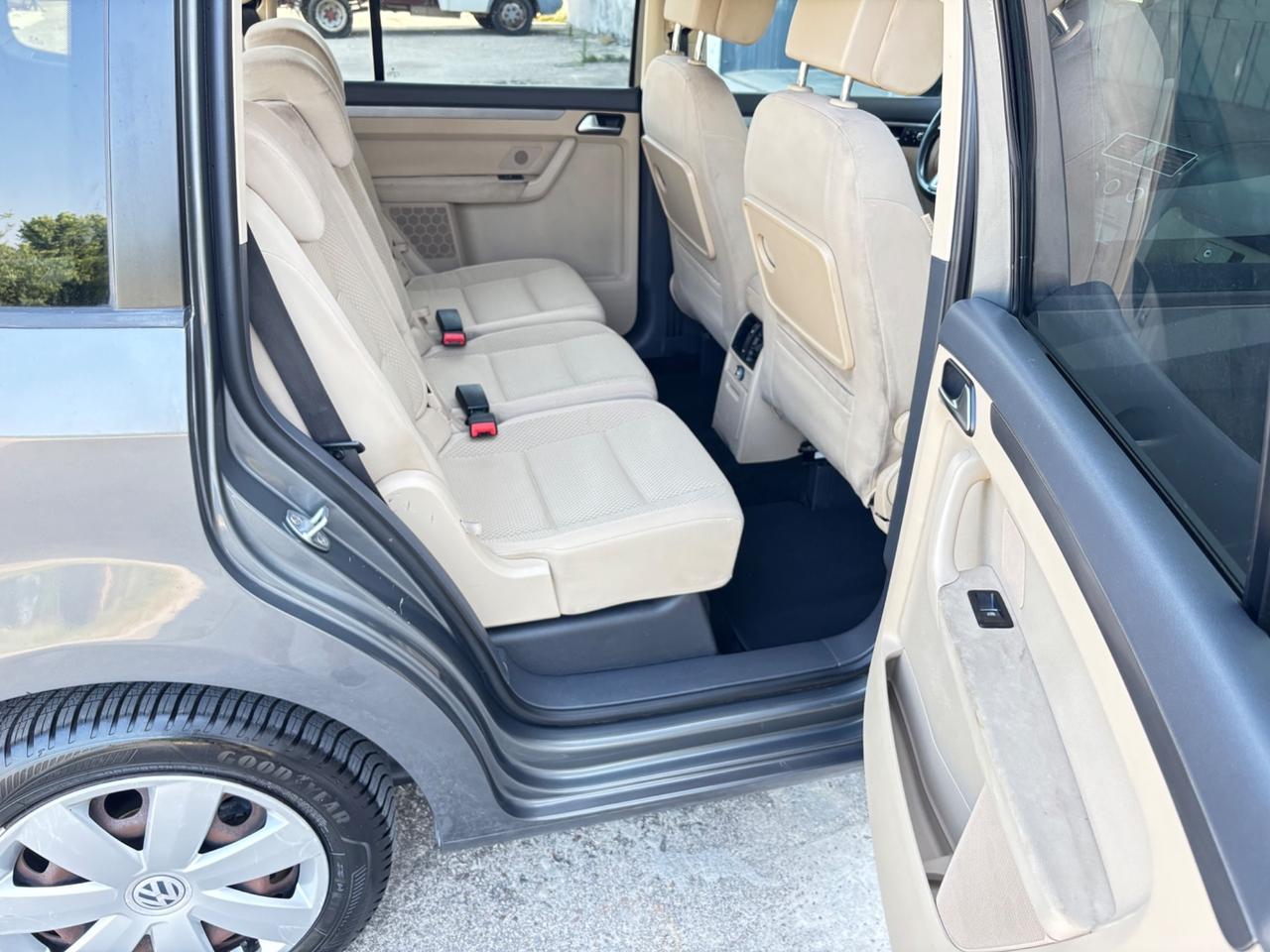 Volkswagen Touran 1.6 TDI 7 POSTI. Garanzia