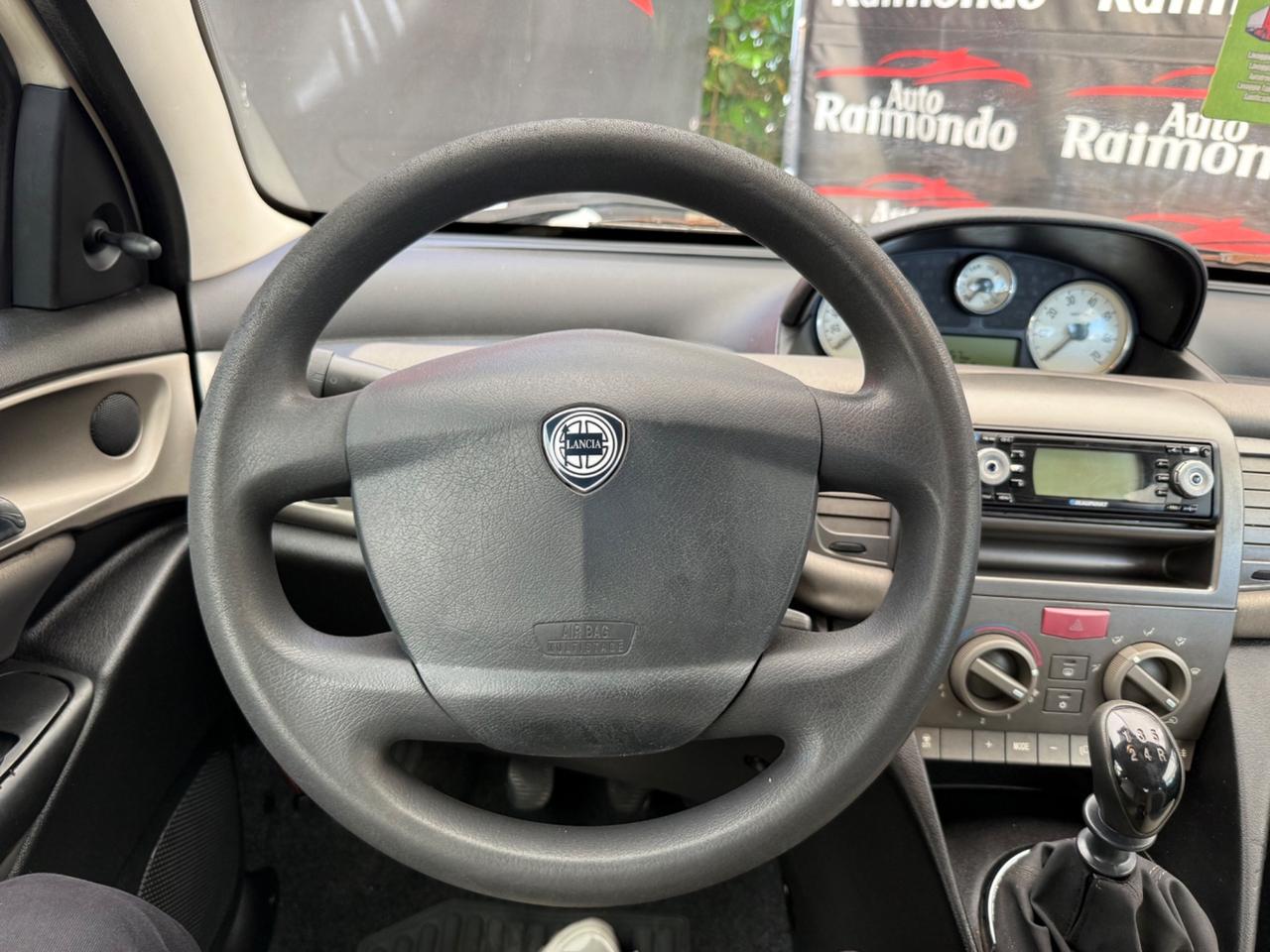 Lancia Ypsilon 1.2 Argento