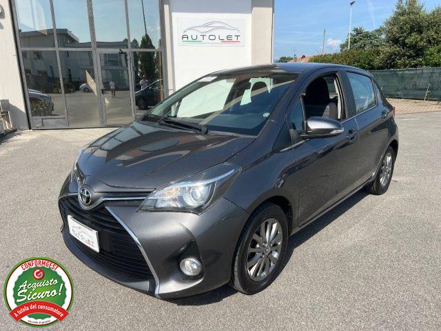TOYOTA Yaris 1.3 5 porte Lounge - PER NEOPATENTATO -