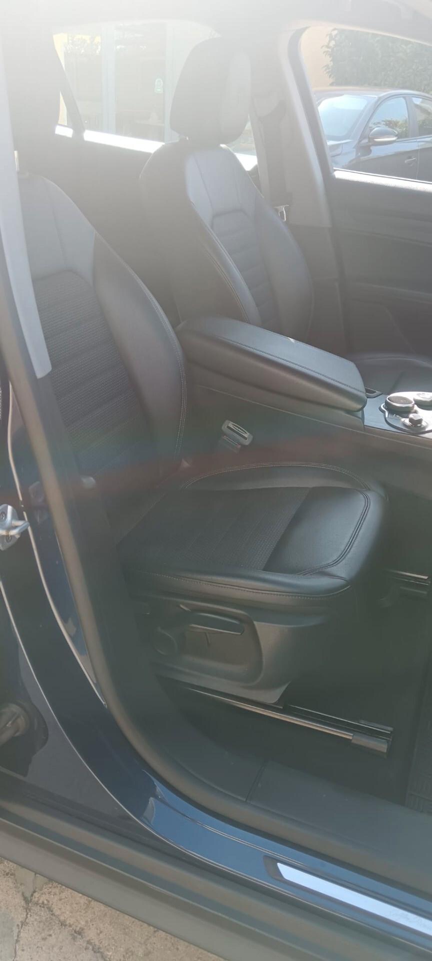 Alfa Romeo Stelvio 2.2 Turbodiesel 180 CV AT8 RWD Business