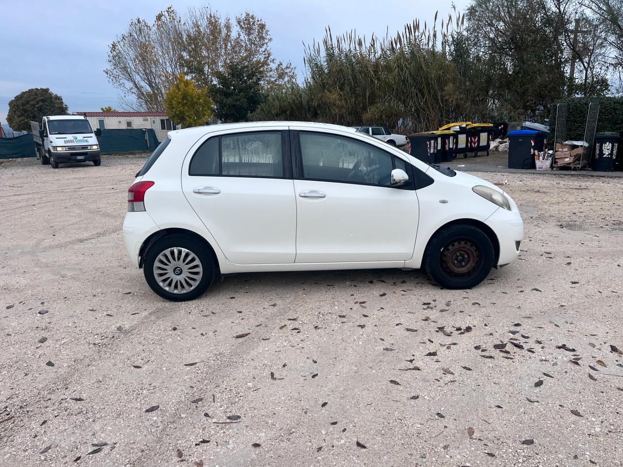 Toyota Yaris 1.0 5 porte