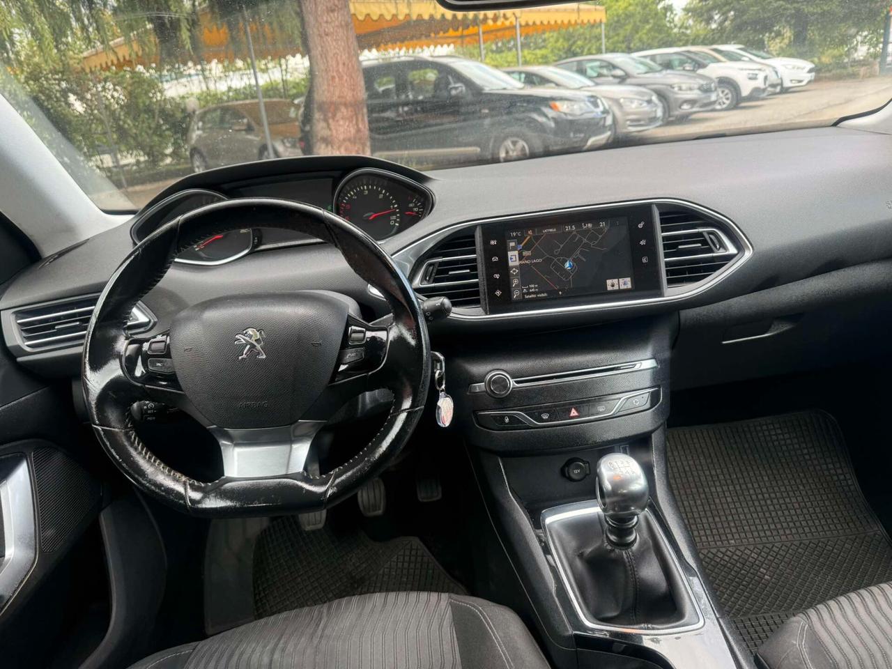 Peugeot 308 BlueHDi 1.6 HDI 120 S&S Allure BERLINA-2016