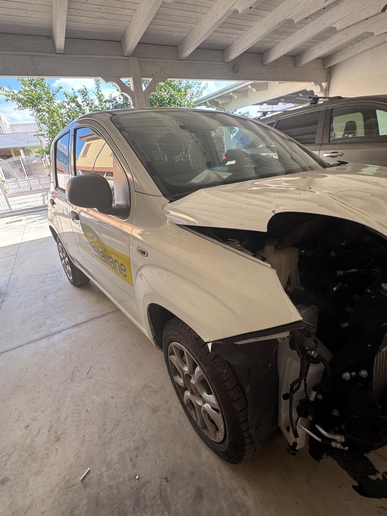 Fiat Panda metano Van 2 posti incidentata