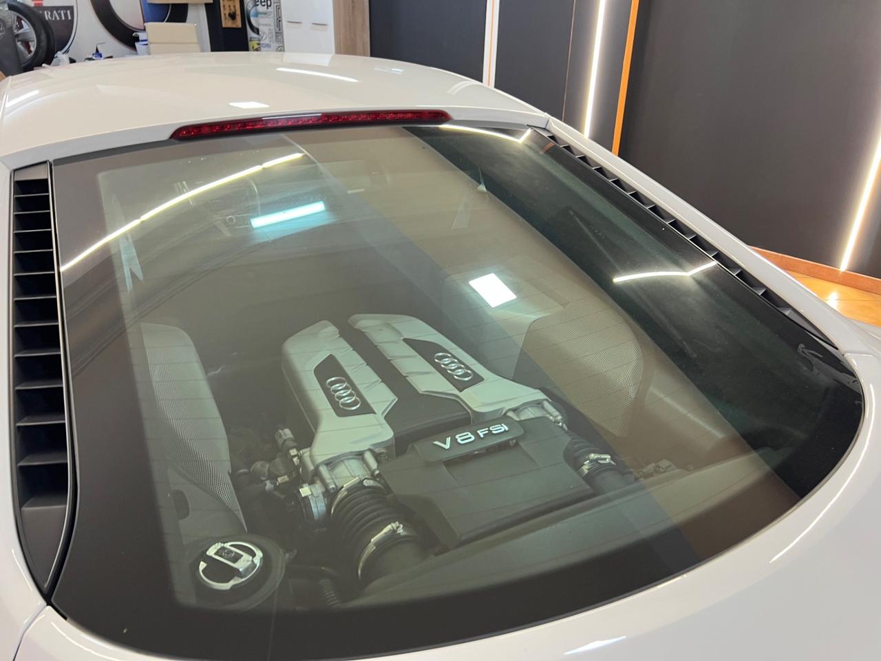 Audi R8 4.2 V8 FSI quattro R tronic Carbon