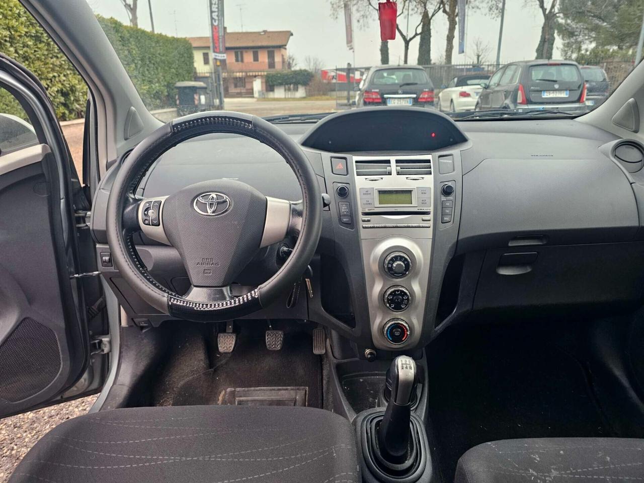 Toyota Yaris 1.0 5 porte Sol