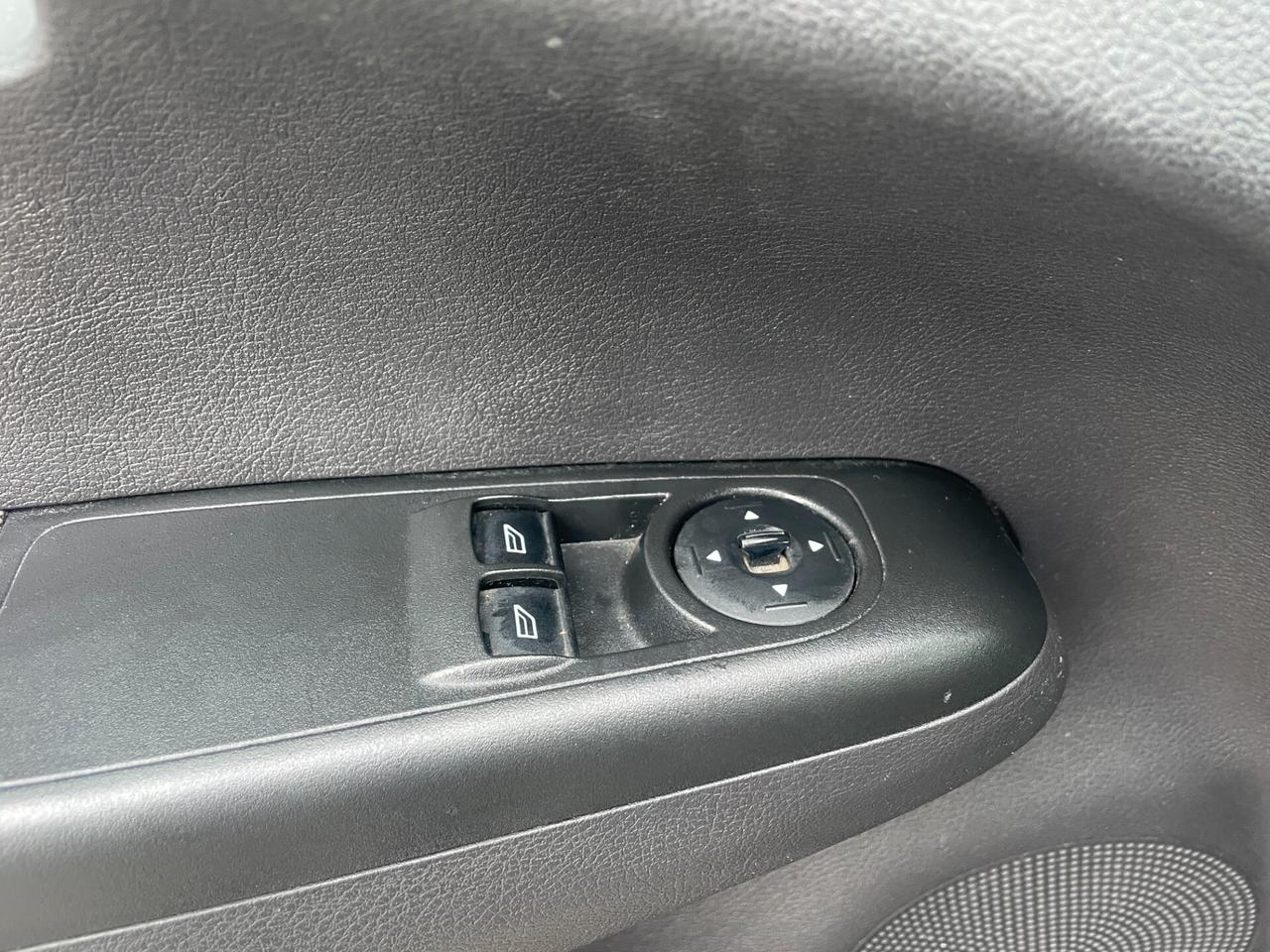 Ford Tourneo Courier 1.5 tdci 75cv 5 POSTI