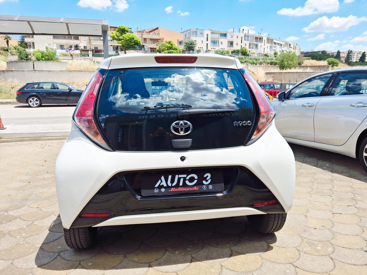 Toyota Aygo 1.0 VVT-i 69 CV 5 porte x-business