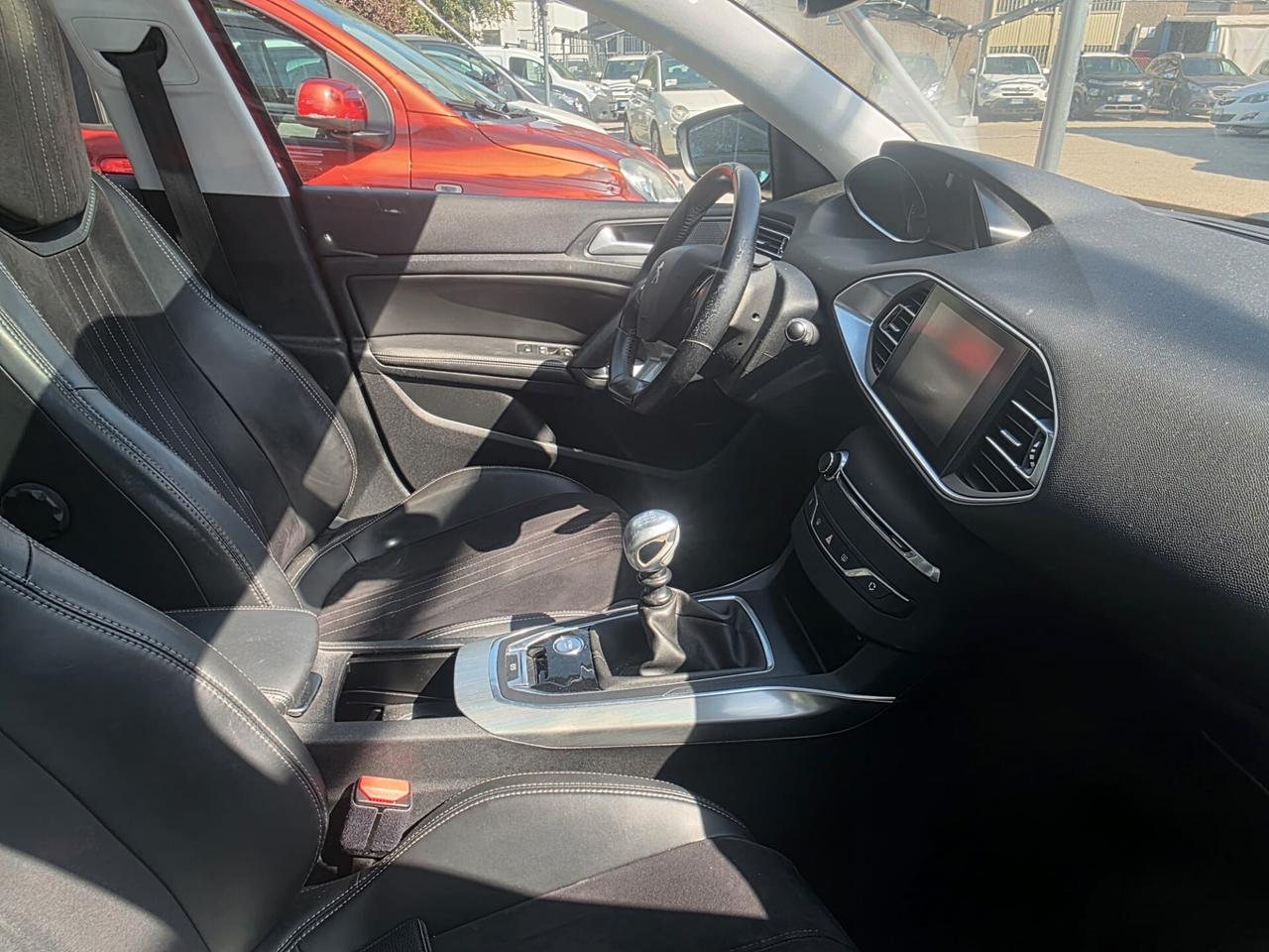 Peugeot 308 BlueHDi 120 S&S EAT6 Business