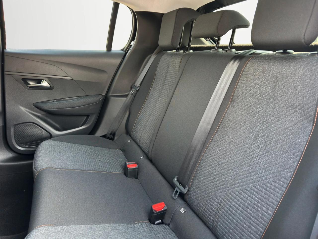 Peugeot 208 1.2 TURBO 100 CV Business