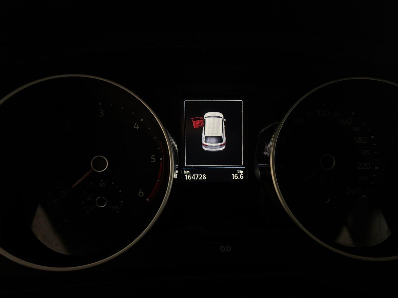 Volkswagen Tiguan 1.6 TDI Business AutoPark/Sensori/Navi