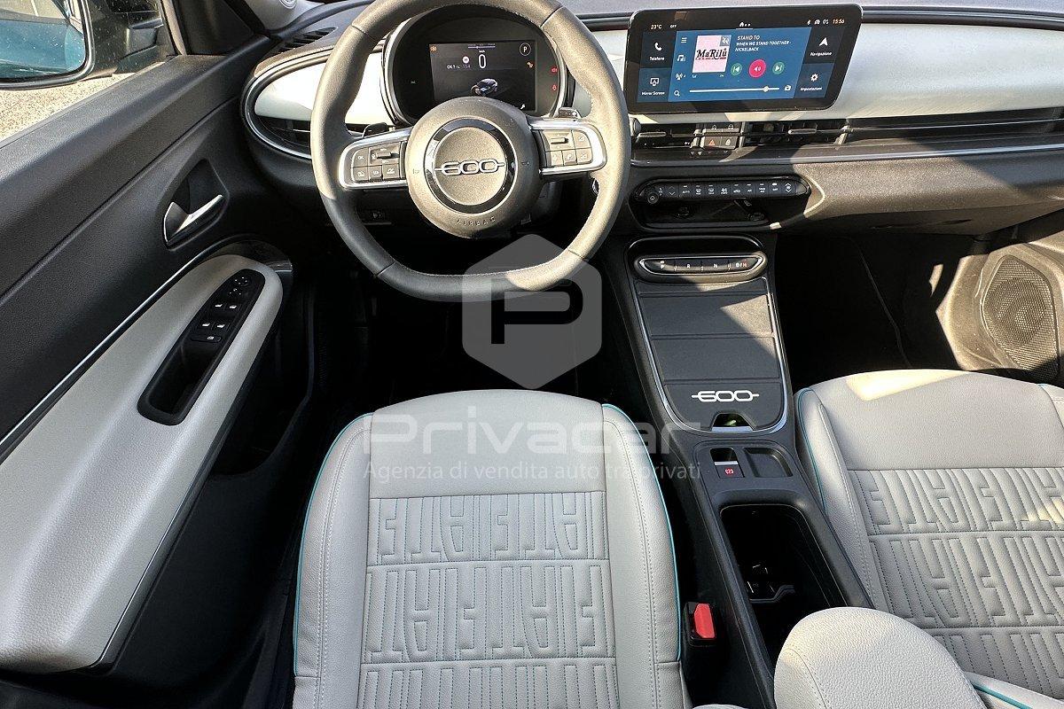 FIAT 600 Hybrid 100 CV DCT MHEV La Prima