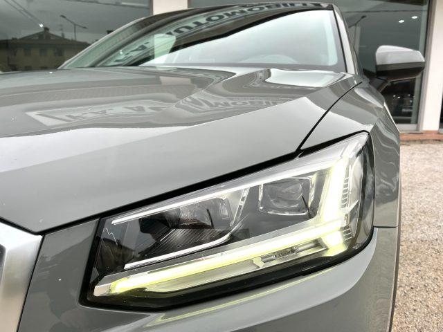 AUDI Q2 30 TDI S tronic Identity Black