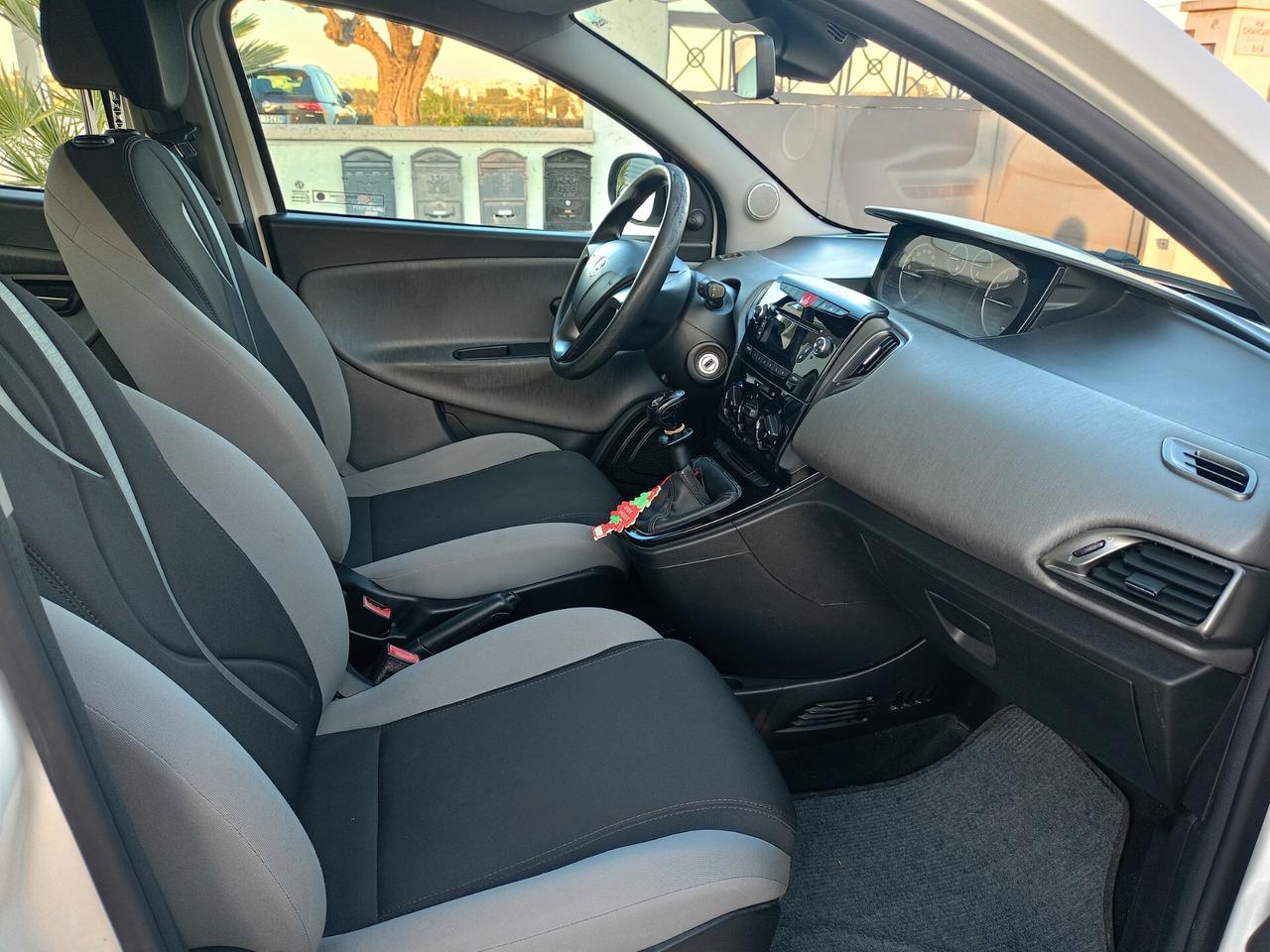 Lancia Ypsilon 1.200 5 porte