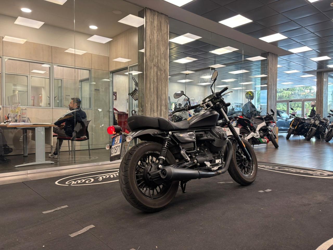 Moto Guzzi V9 BOBBER