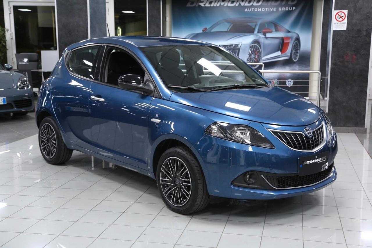 Lancia Ypsilon 1.0 Hybrid Gold_neopatentati