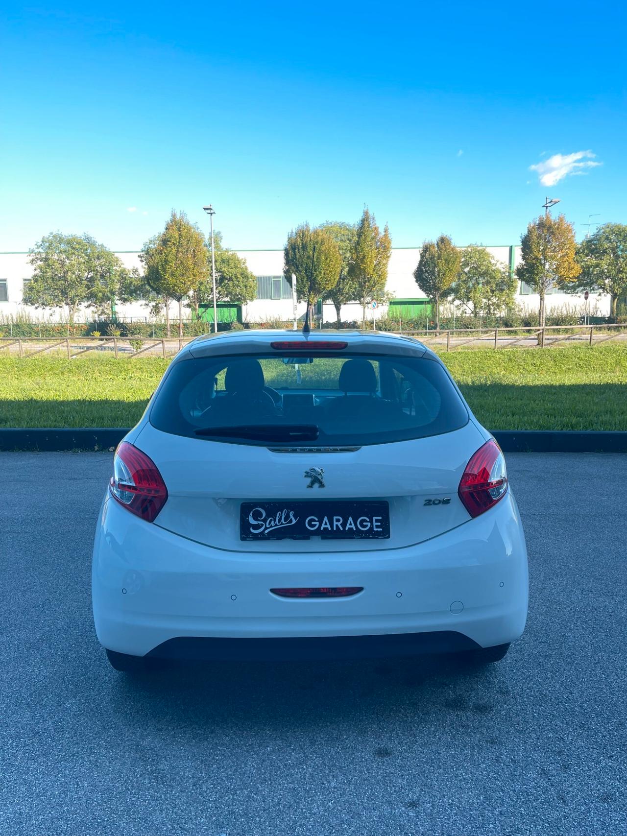 Peugeot 208 1.2 benzina Neopatentati