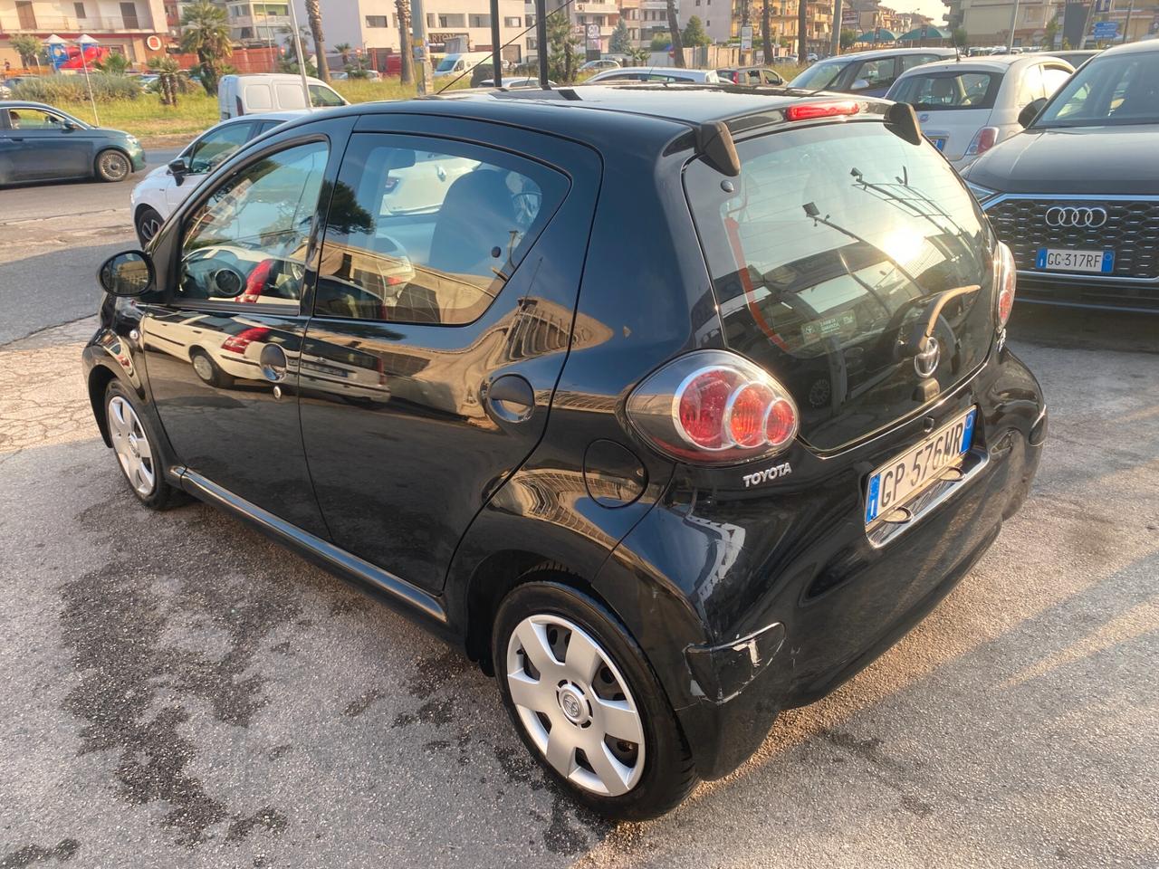 Toyota Aygo 1.0 BENZINA 2012 5PORTE