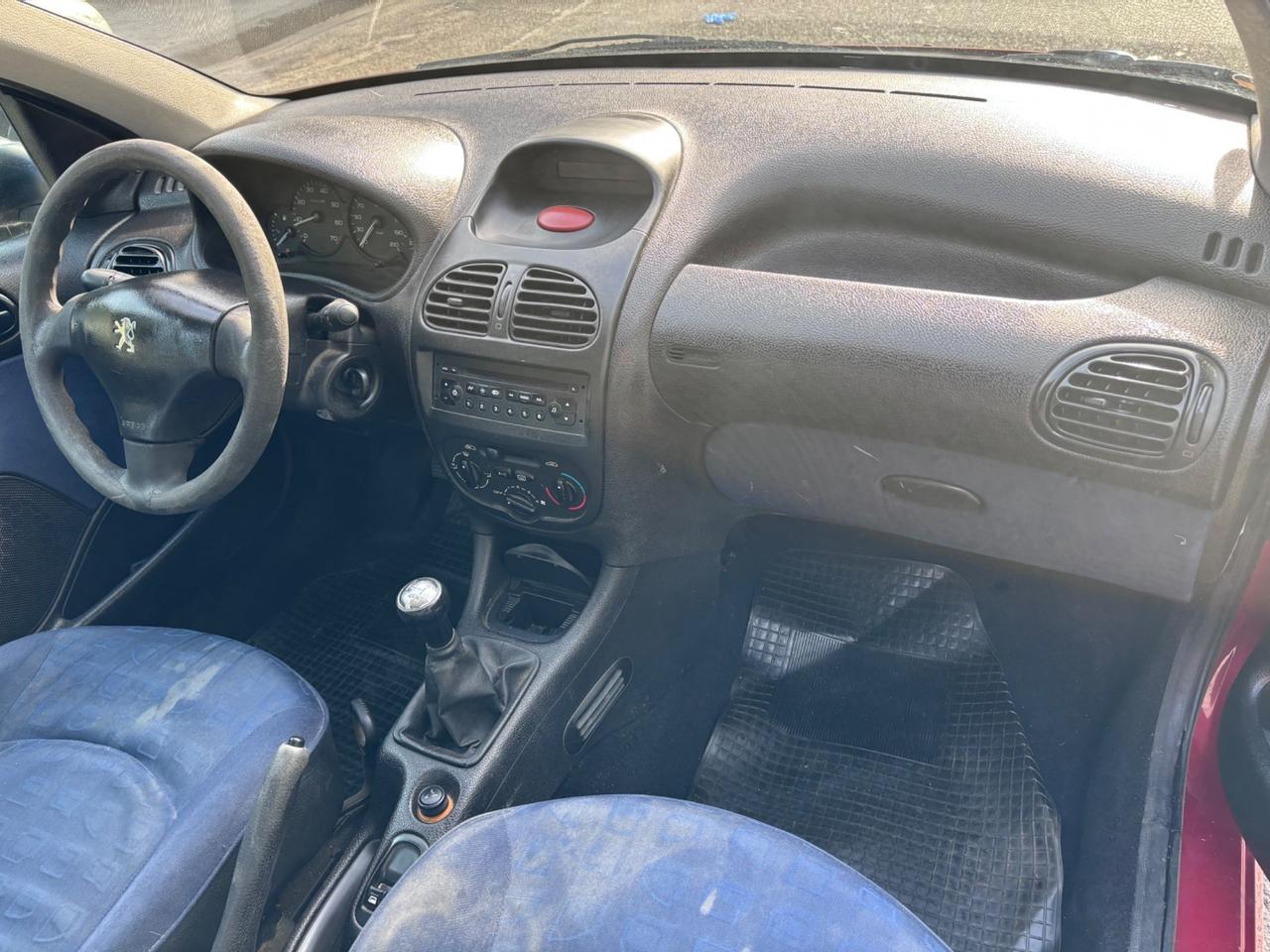 Peugeot 206 1.1 3p. XR