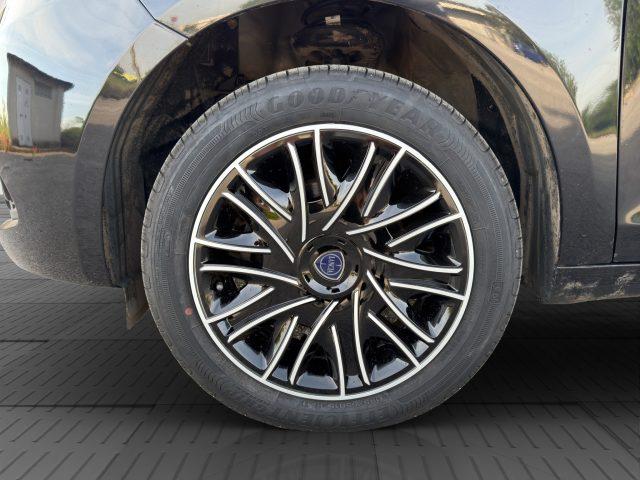 LANCIA Ypsilon Ypsilon 1.0 FireFly 5 porte S&S Hybrid Silver