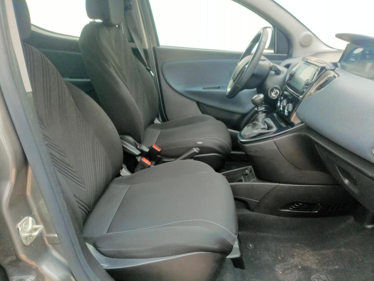 Lancia Ypsilon 1.0 FireFly 5 porte S&S Hybrid Gold