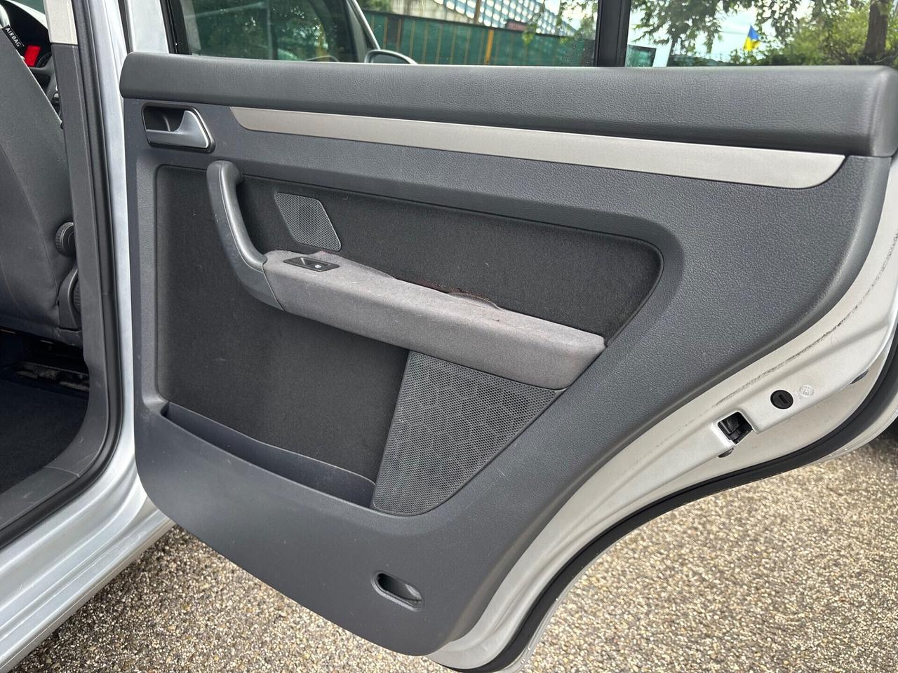 Volkswagen Touran 1.6 Bifuel GPL