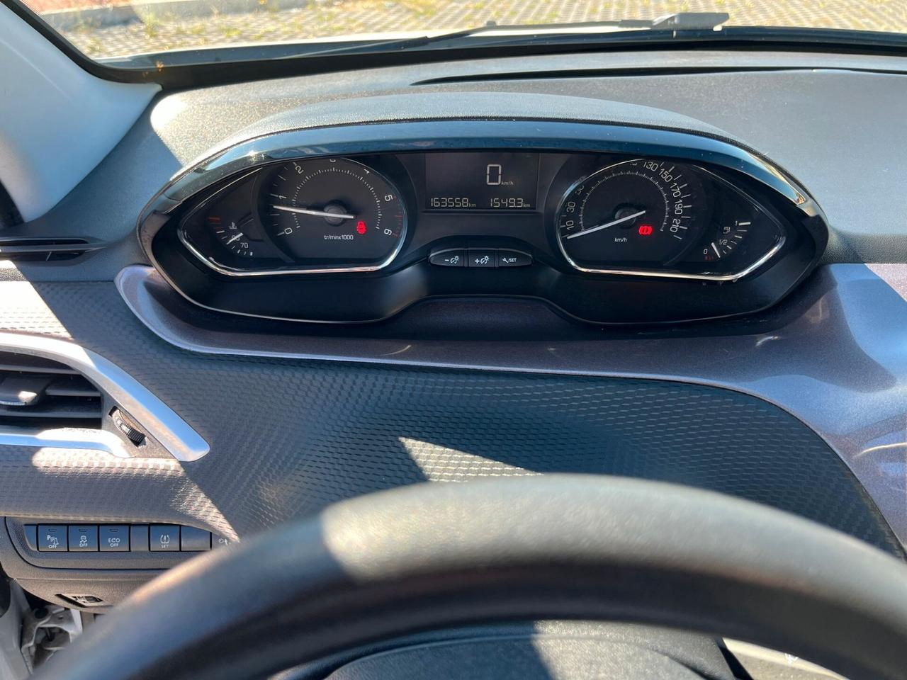 Peugeot 2008 1.6HDI PARI AL NUOVO FULL 2015