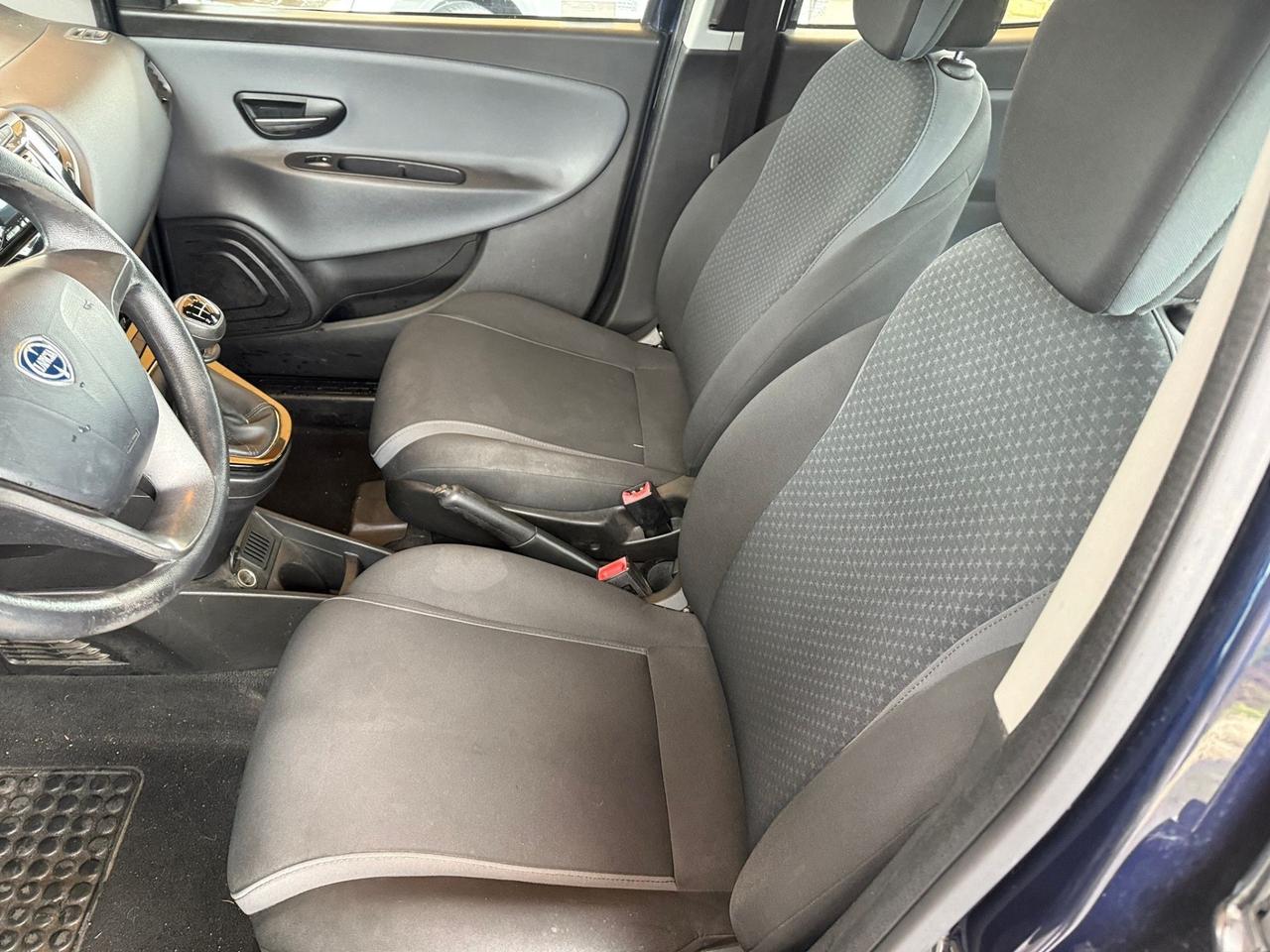 Lancia Ypsilon 1.2 69 CV 5 porte Gold