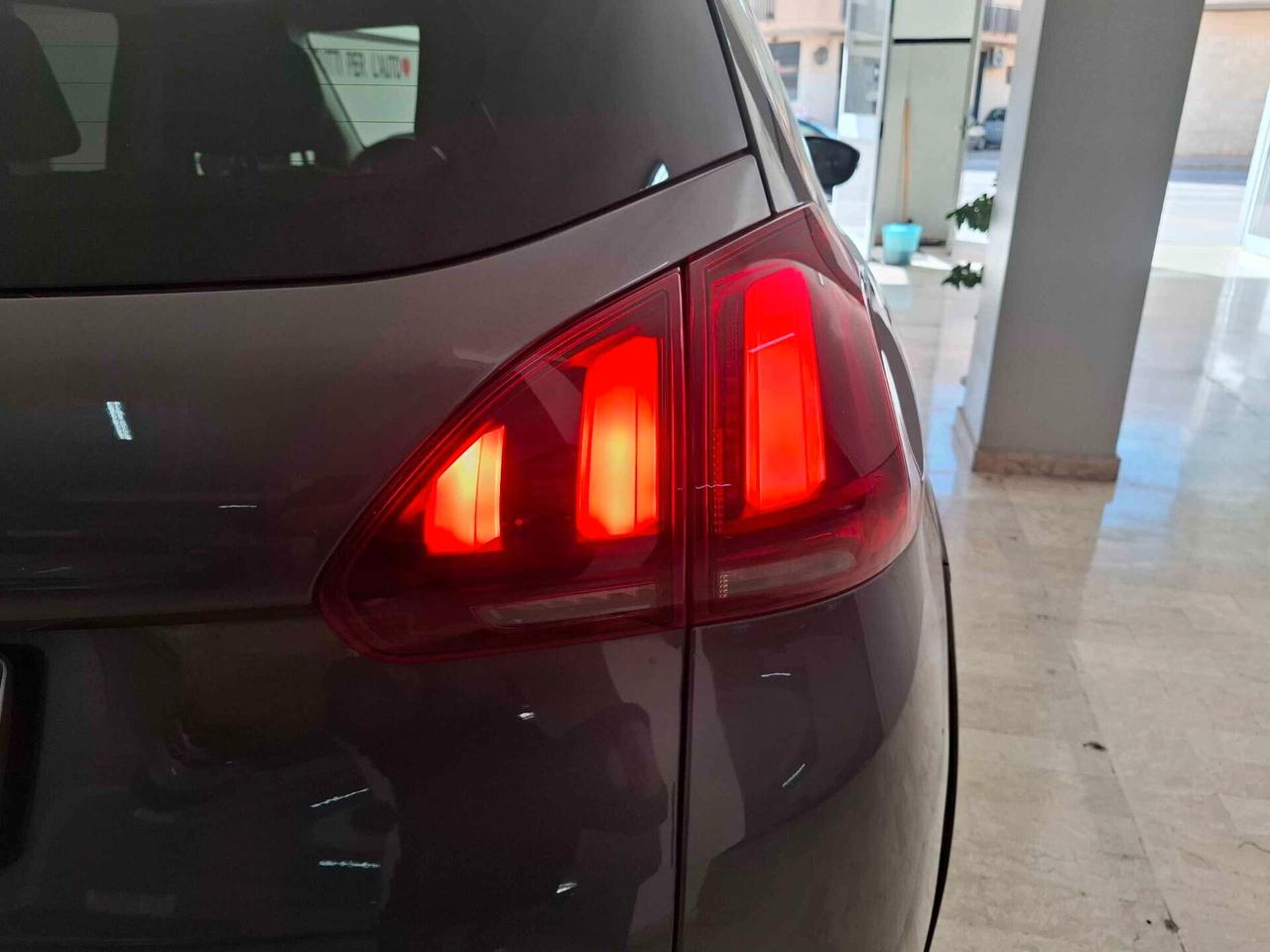 Peugeot 2008 1.6 BlueHDi 120 S&S Allure - 2018