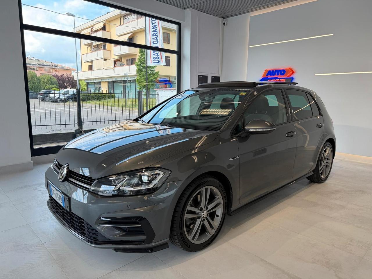 Volkswagen Golf 1.6 TDI R-LINE FULL OPTIONAL