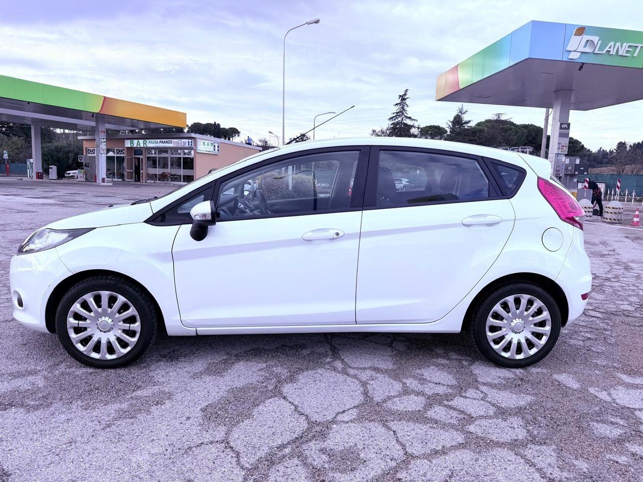 Ford Fiesta 1.2 82 CV 5 porte Titanium Ok neopatentati