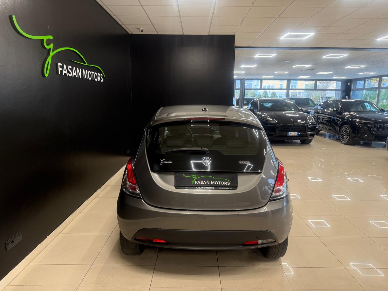 Lancia Ypsilon 1.0 firefly hybrid Silver Plus s&s 70cv
