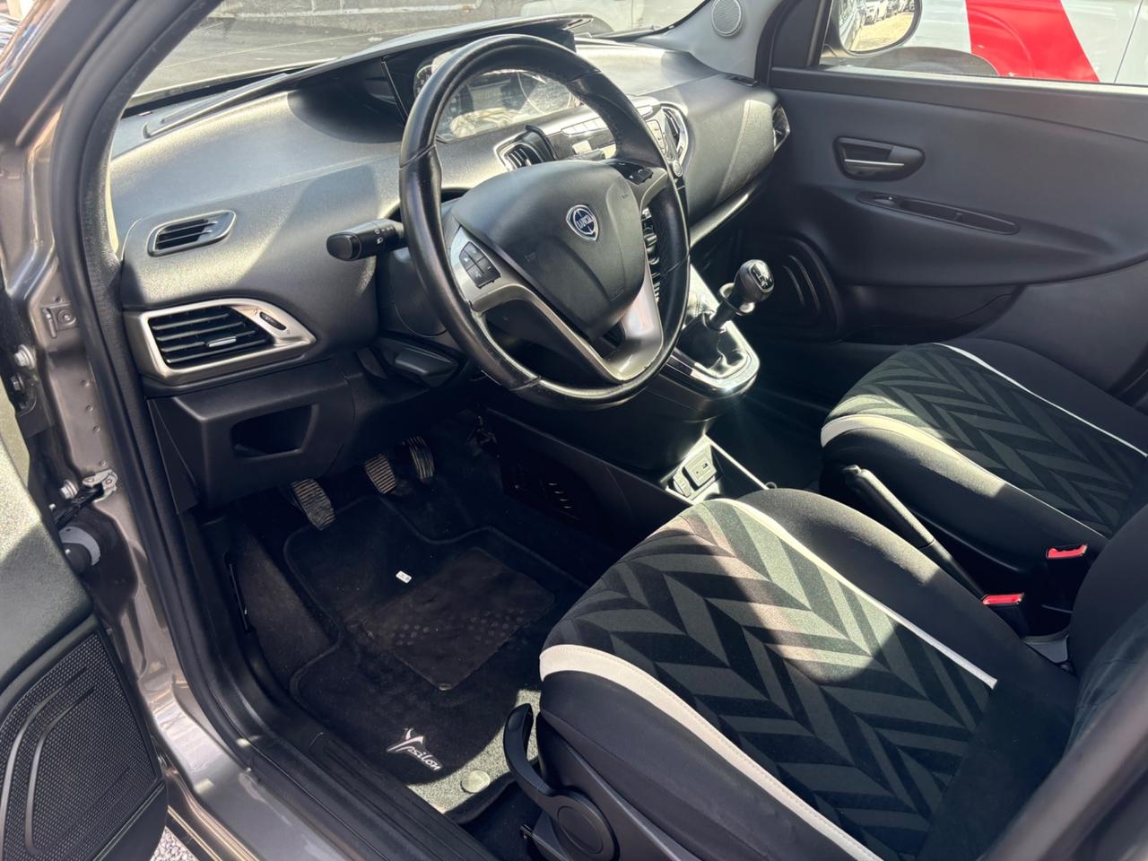 LANCIA YPSILON 1.2 GPL DI SERIE FULL OPT