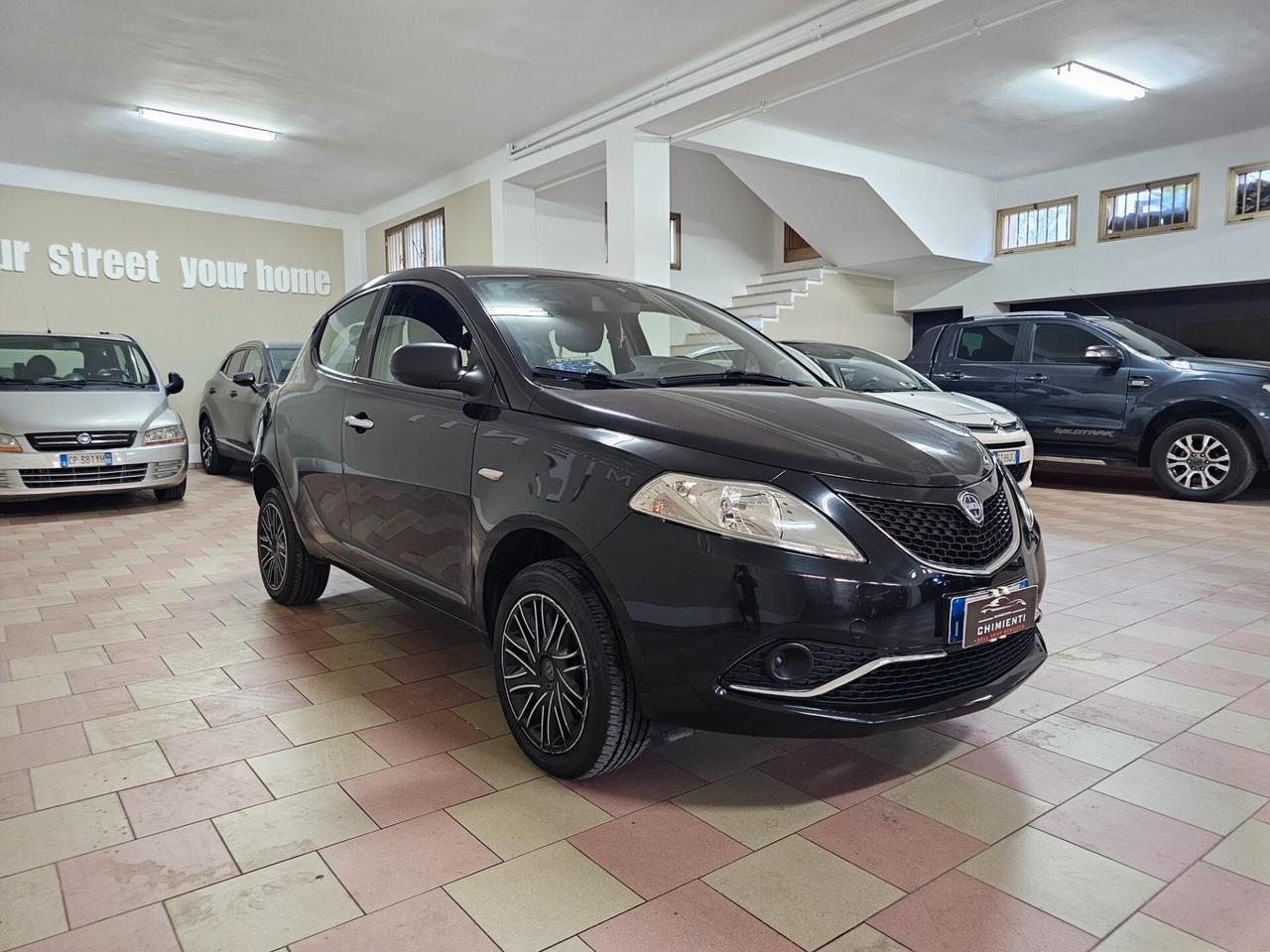 Lancia Ypsilon 0.9 TwinAir 85 CV 5 porte Metano Ecochic Gold