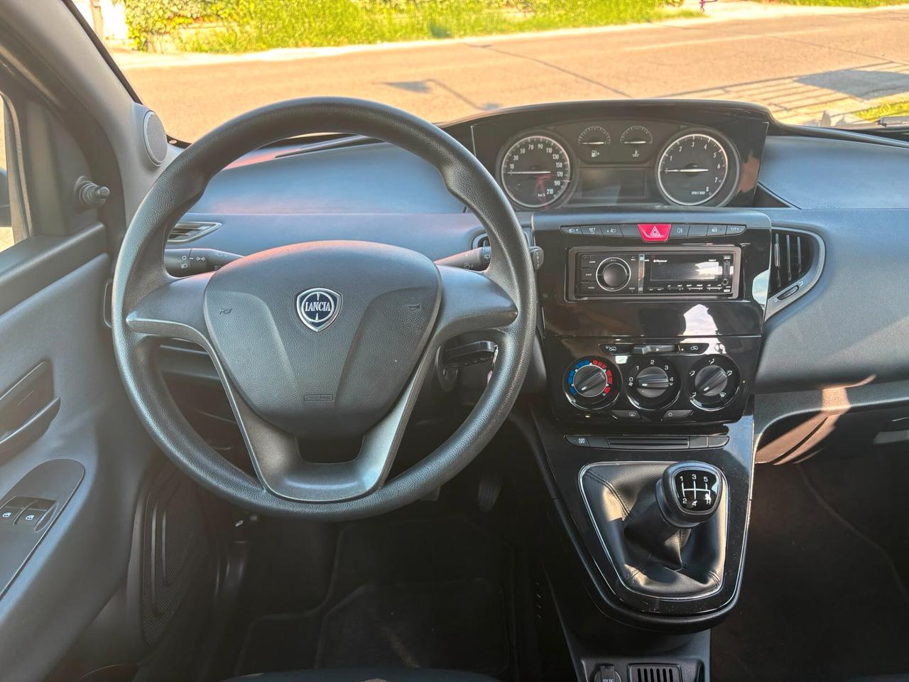 Lancia Ypsilon 1.2 69 CV 5 porte Silver