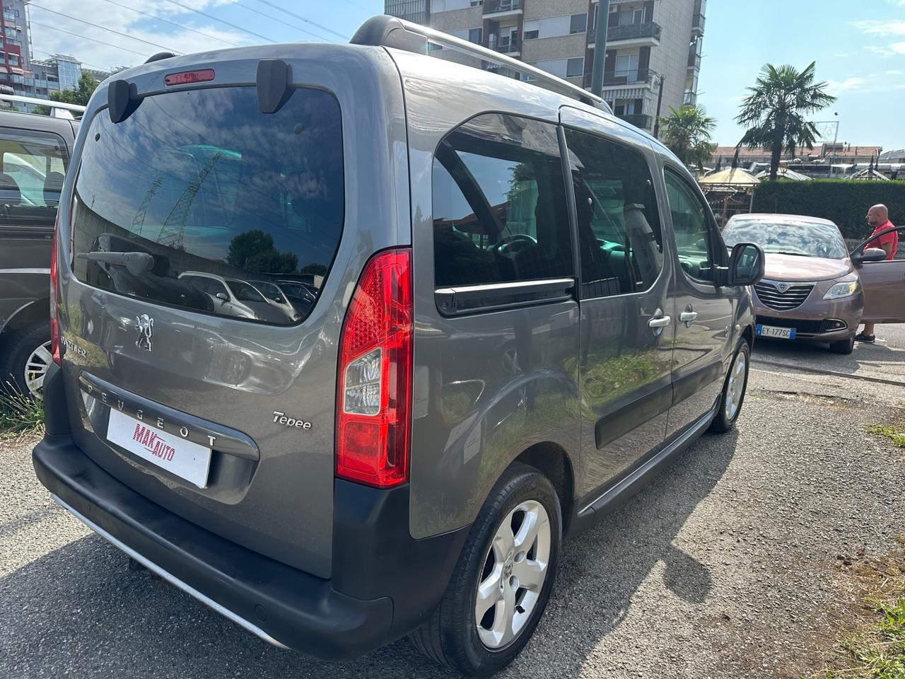 Peugeot Partner Tepee 1.6 HDi 110CV Outdoor gancio traino