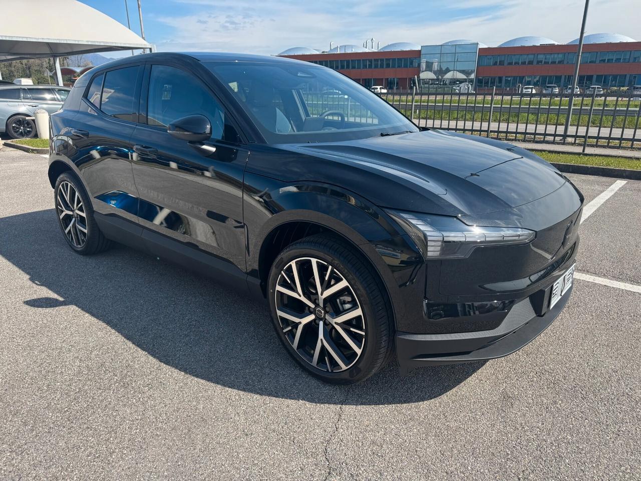 Volvo EX30 P5 Lond Range Electric RWD Plus Black Edition 272CV