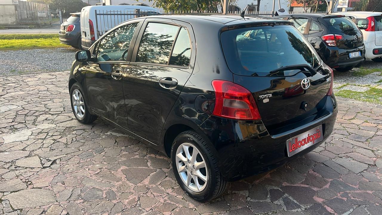 Toyota Yaris 1.0 5 porte Now