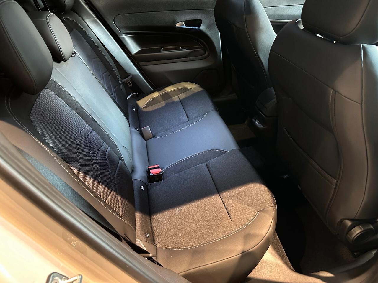 Jeep Avenger 1.2 Turbo 110 CV MHEV Summit
